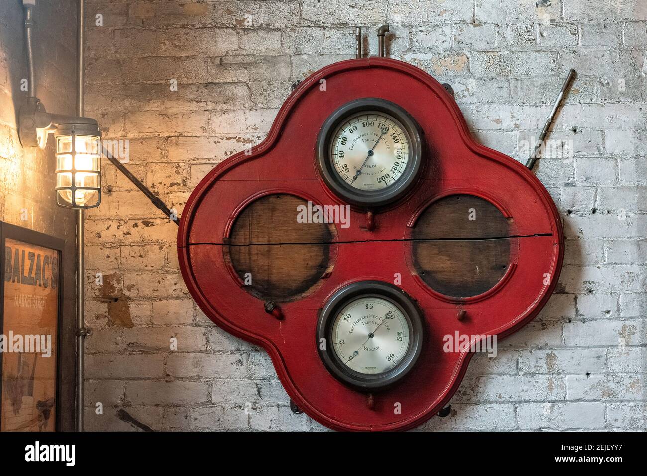 Antikenschild im Distillery District, Toronto, Kanada Stockfoto