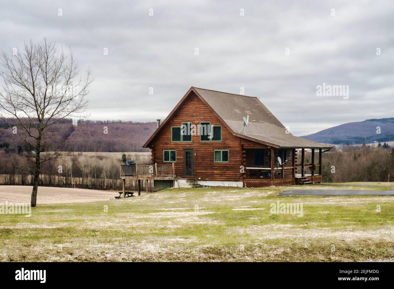 Blockhütte in den Adirondacks Mountains Stockfoto