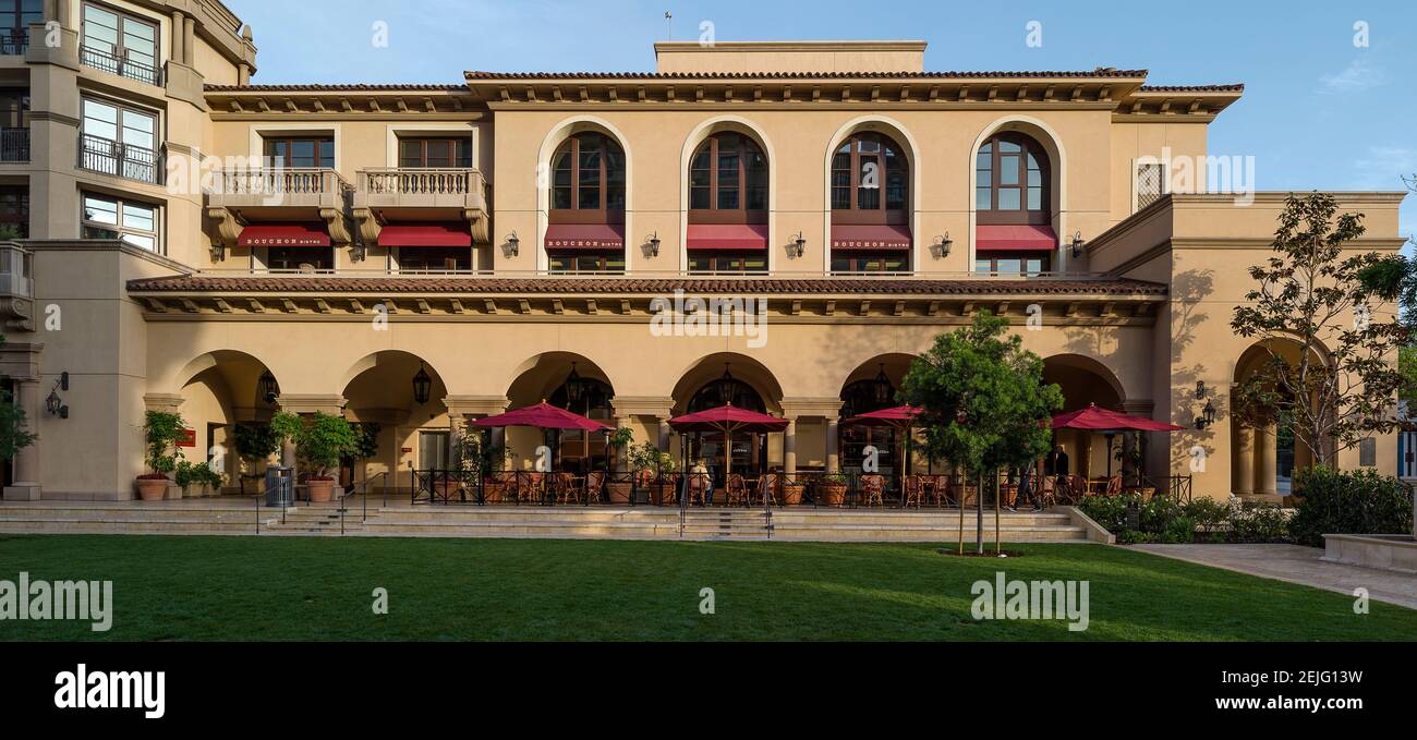 Blick auf das Restaurant im Garten, Bouchon, Beverly Canon Gardens, Beverly Hills Business Triangle, Beverly Hills, Los Angeles County, Kalifornien, USA Stockfoto