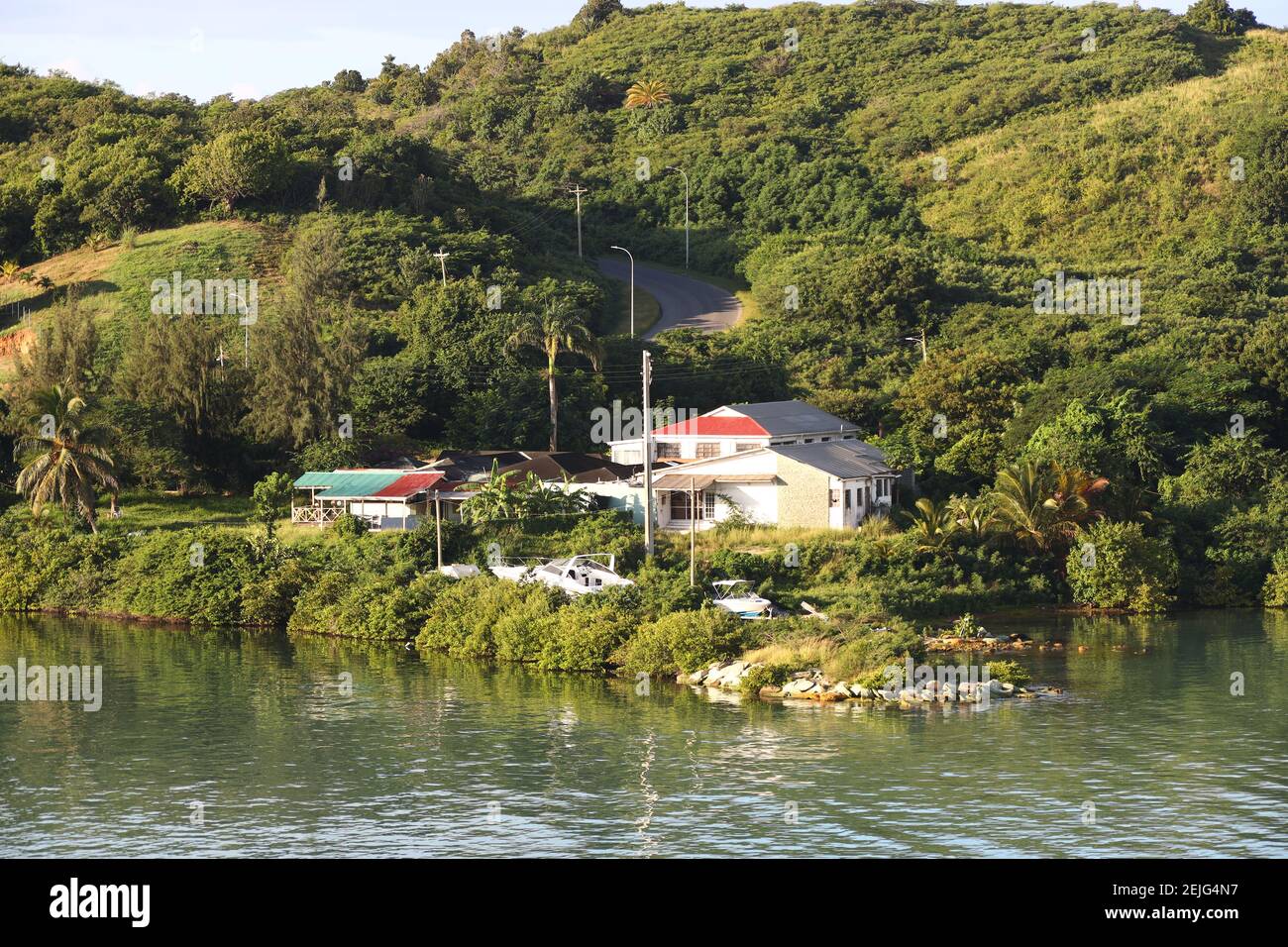 Blick auf die Küste von Ballast Bay in der Nähe von St. John's Port auf Antigua Island, in der Karibik West Indies. Stockfoto