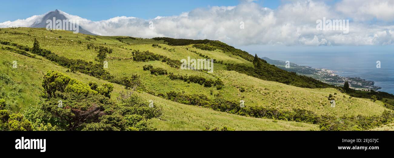 Malerische Aussicht auf Hügel, Sao Roque do Pico, Pico Mountain, Pico Island, Azoren, Portugal Stockfoto