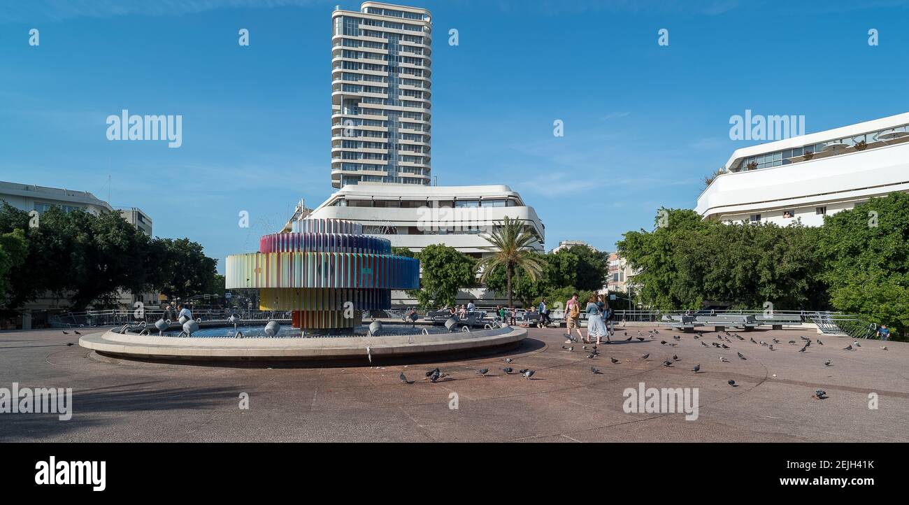 Blick auf die Agam Statue, Dizengoff Street, Dizengoff Square, Tel Aviv, Israel Stockfoto