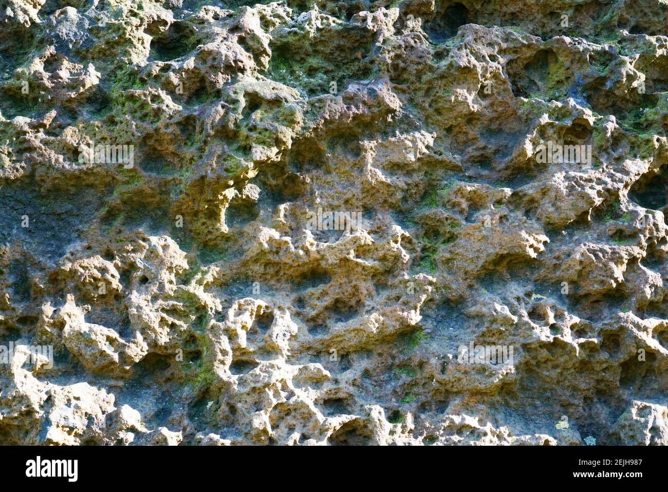 Oberfläche des Lavagesteins. Struktur von Lavasteinen als Hintergrund Stockfoto