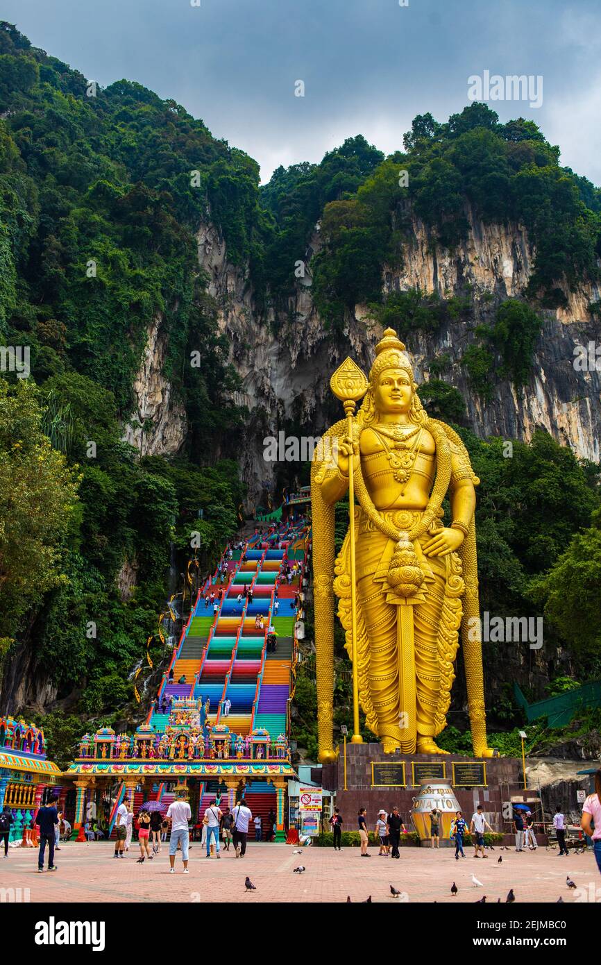 Die höchste Muragan-Statue der Welt am Eingang der Batu-Höhlen, Malaysia Stockfoto