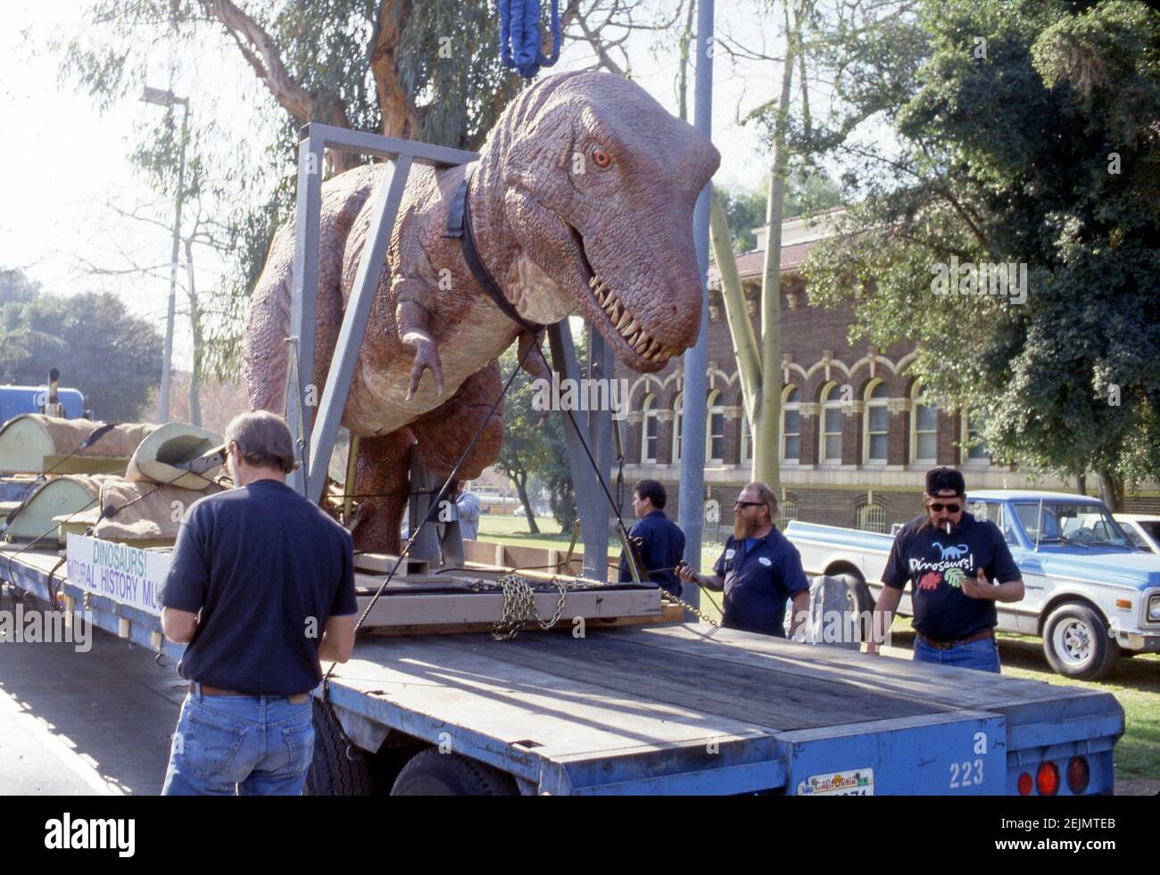 Lieferung der Dinosaurier-Ausstellung zum Museum of Natural History in Los Angeles, CA Stockfoto