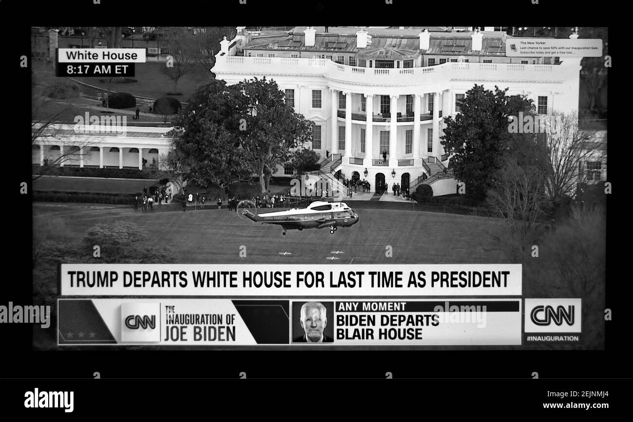 Ein CNN-Screenshot zeigt US-Präsident Donald Trump, der das Weiße Haus an seinem letzten Tag im Amt verlässt. Stockfoto