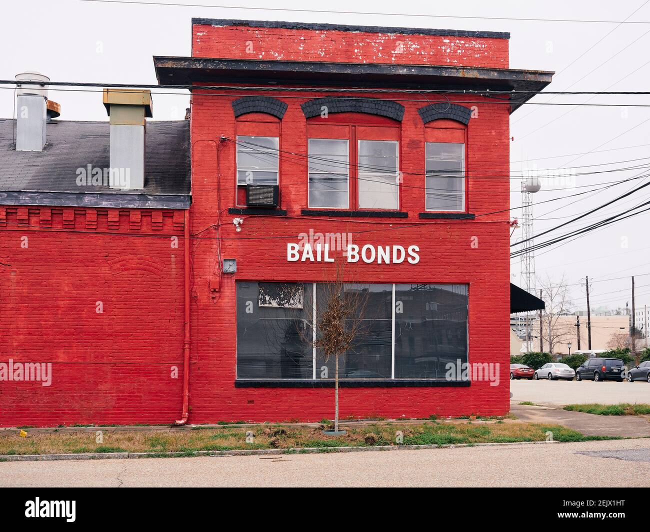 Bail bonds Büro Fassade in der Innenstadt von Montgomery, Alabama USA. Stockfoto