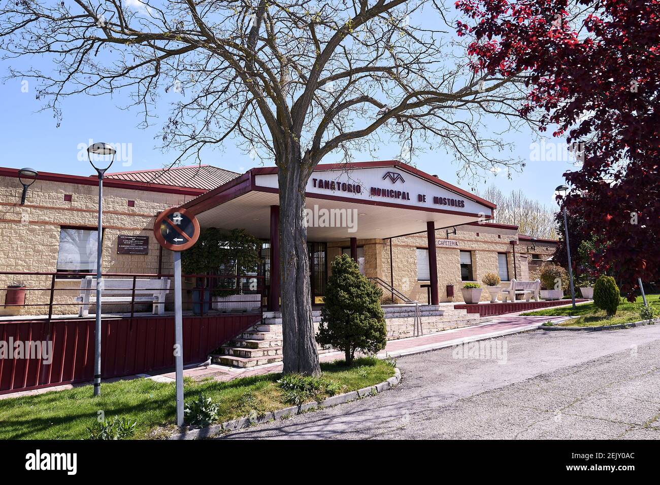Allgemeine Ansicht des städtischen Beerdigungsinstals in Mostoles. Das spanische Gesundheitsministerium verzeichnete seit Beginn des Coronavirus (Covid-19) insgesamt 110.238 Infektionen, 10.003 Todesfälle und 26.743 Genesene. (Foto von Legan P. Mace / SOPA Images/Sipa USA) Stockfoto