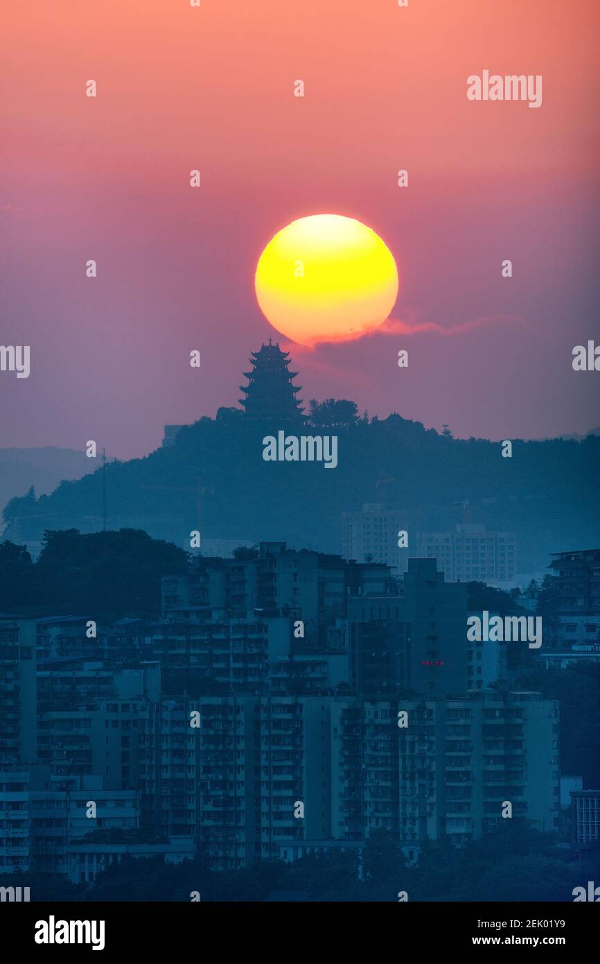 CHINA-April 15, 2020, der Fotograf mit zehn Jahren Zeit von ...