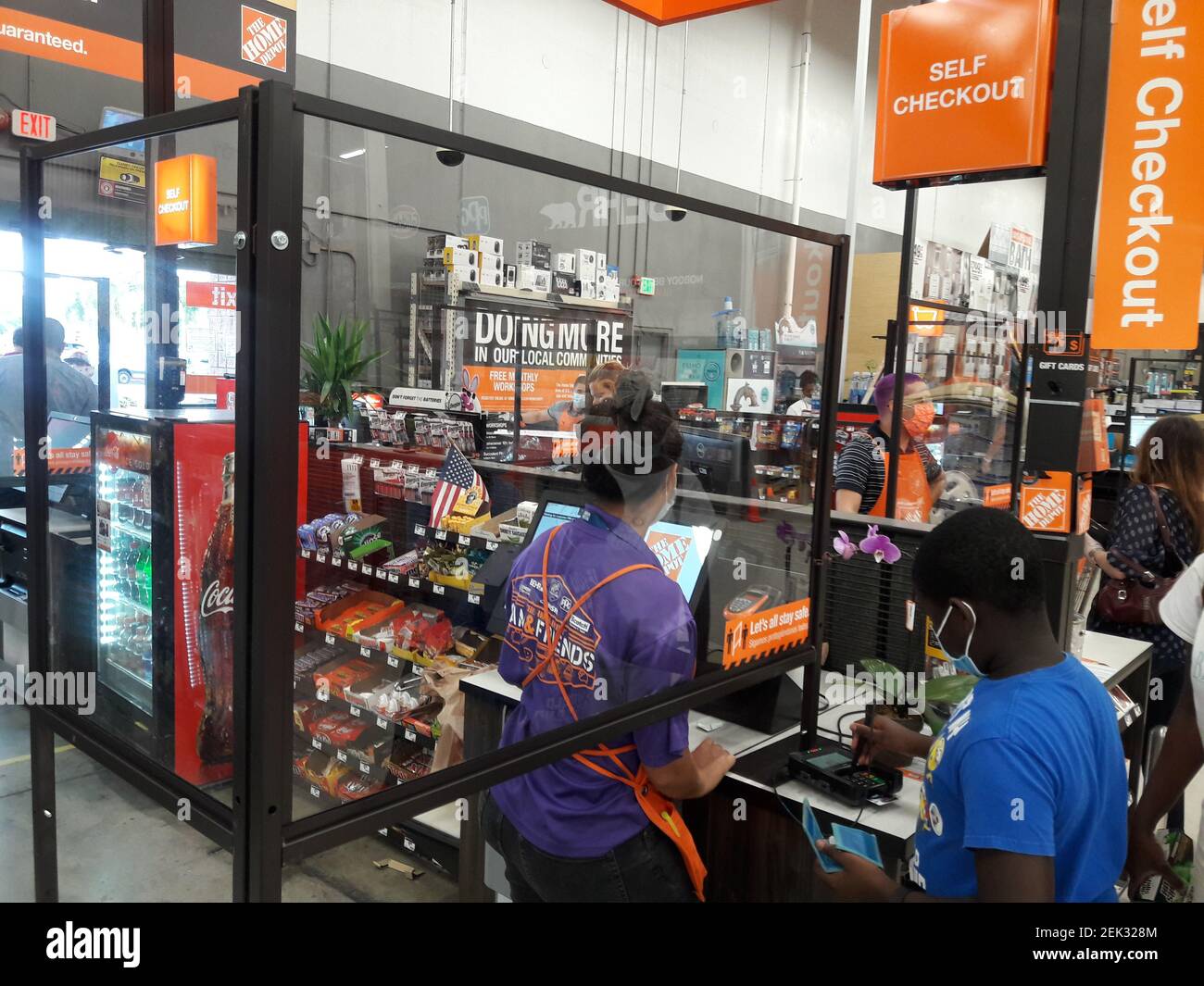 Miramar Fl Mai 18 Ein Blick In Den Home Depot Store Als Kunde Praxis Soziale Distanz