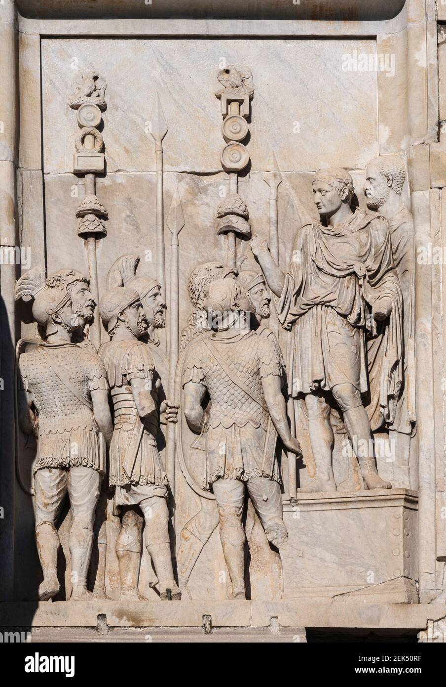 Rom. Italien. Bogen von Constantine (Arco di Costantino), Detail der skulpturalen Relief Darstellung römischen Kaiser Marcus Aurelius (Kopf ersetzt mit dem von Stockfoto