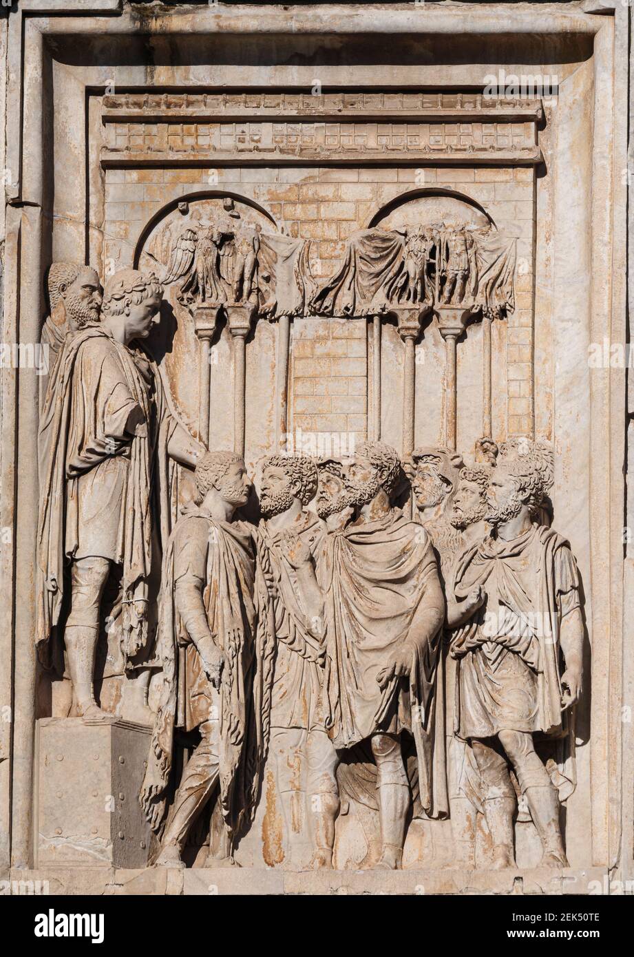 Rom. Italien. Bogen von Constantine (Arco di Costantino), Detail der skulpturalen Relief Darstellung römischen Kaiser Marcus Aurelius (Kopf ersetzt mit dem von Stockfoto