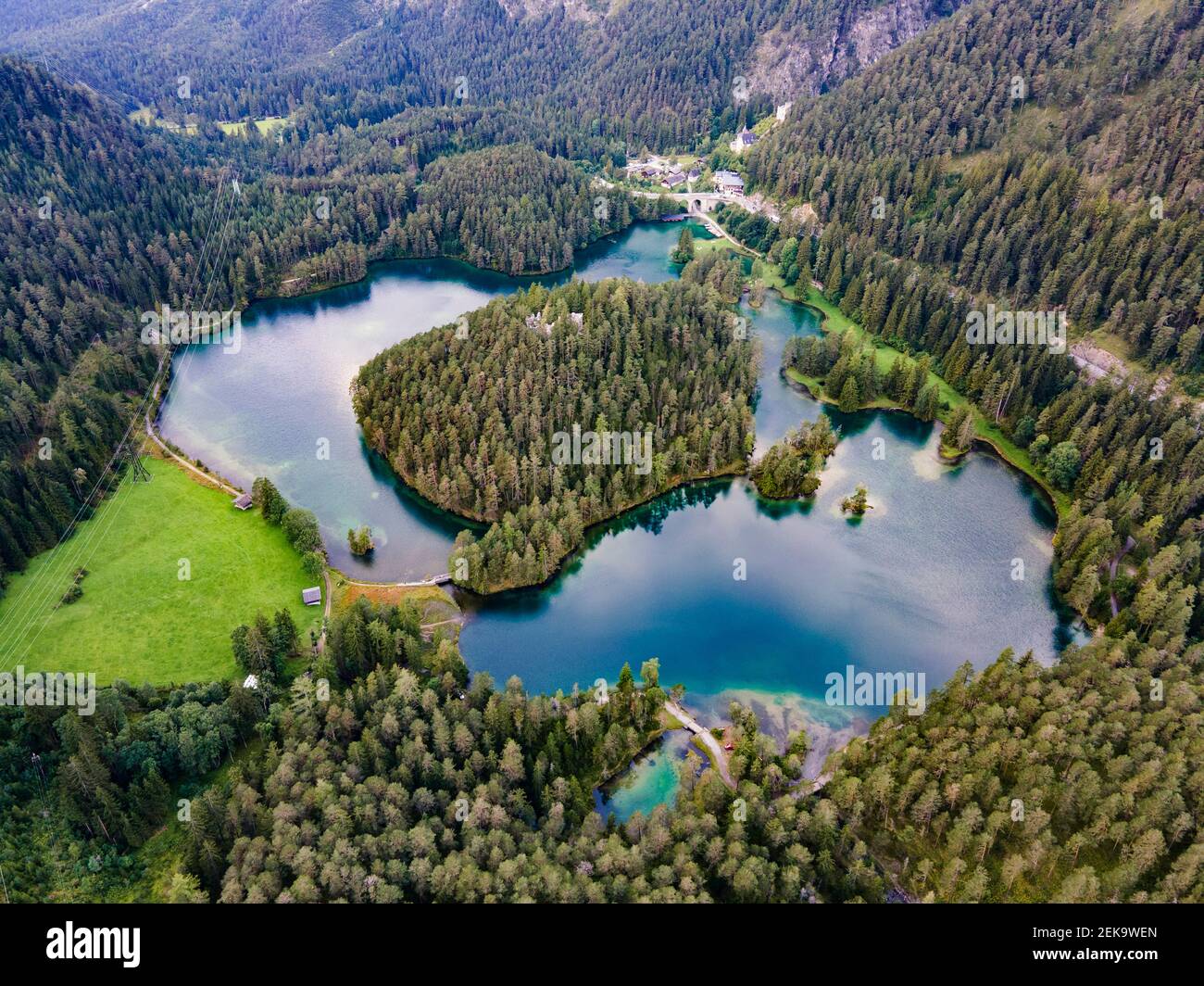 Fernsteinsee Österreich, Tirol, Fernsteinsee, Luftbild See und Berge Stockfotografie ...