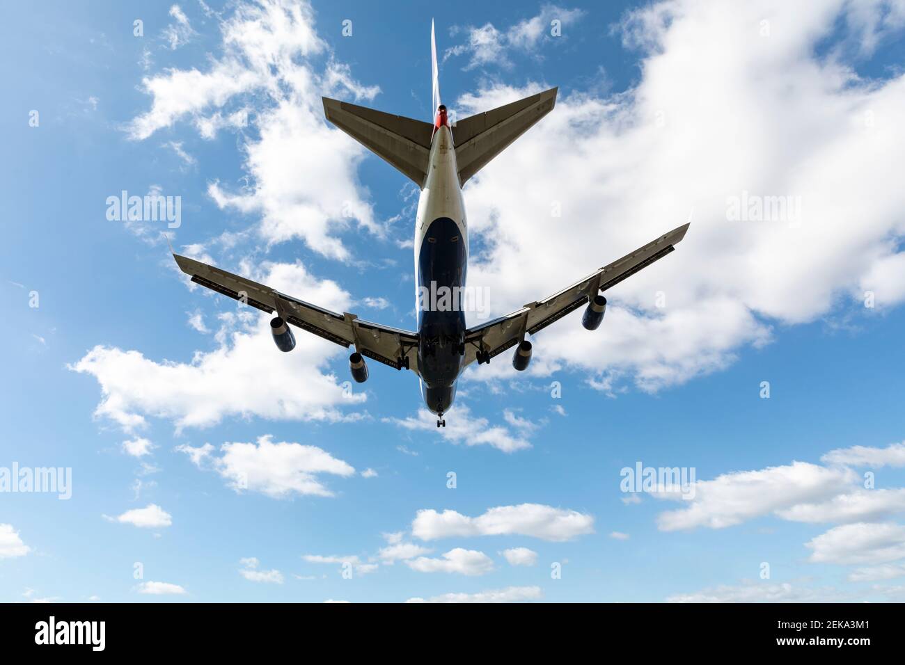 Verkehrsflugzeug Vorbereitung zu landen Stockfoto