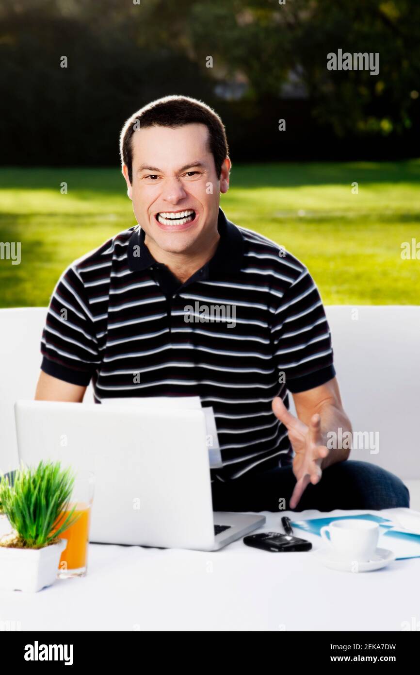 Porträt eines Mannes, schreien Stockfoto