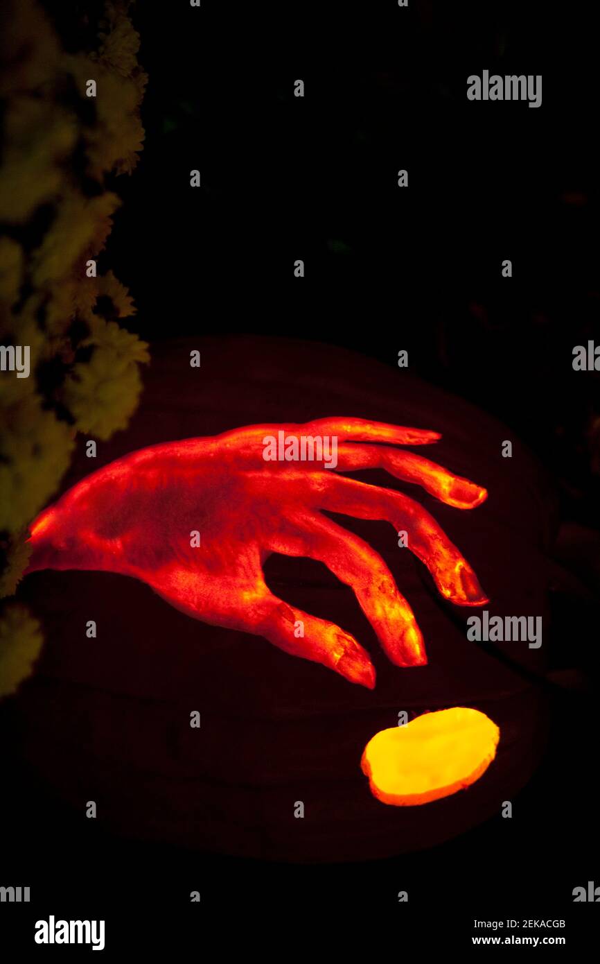 Nahaufnahme einer glühenden Jack OÅ½ Laterne Stockfoto