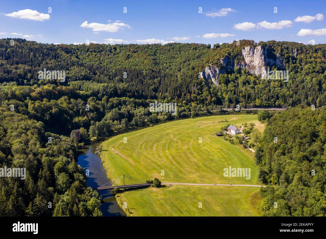 Deutschland, Baden Württemberg, Schwäbische Alb, Naturpark Obere Donau, Oberes Donautal, Luftbild Tal Stockfoto