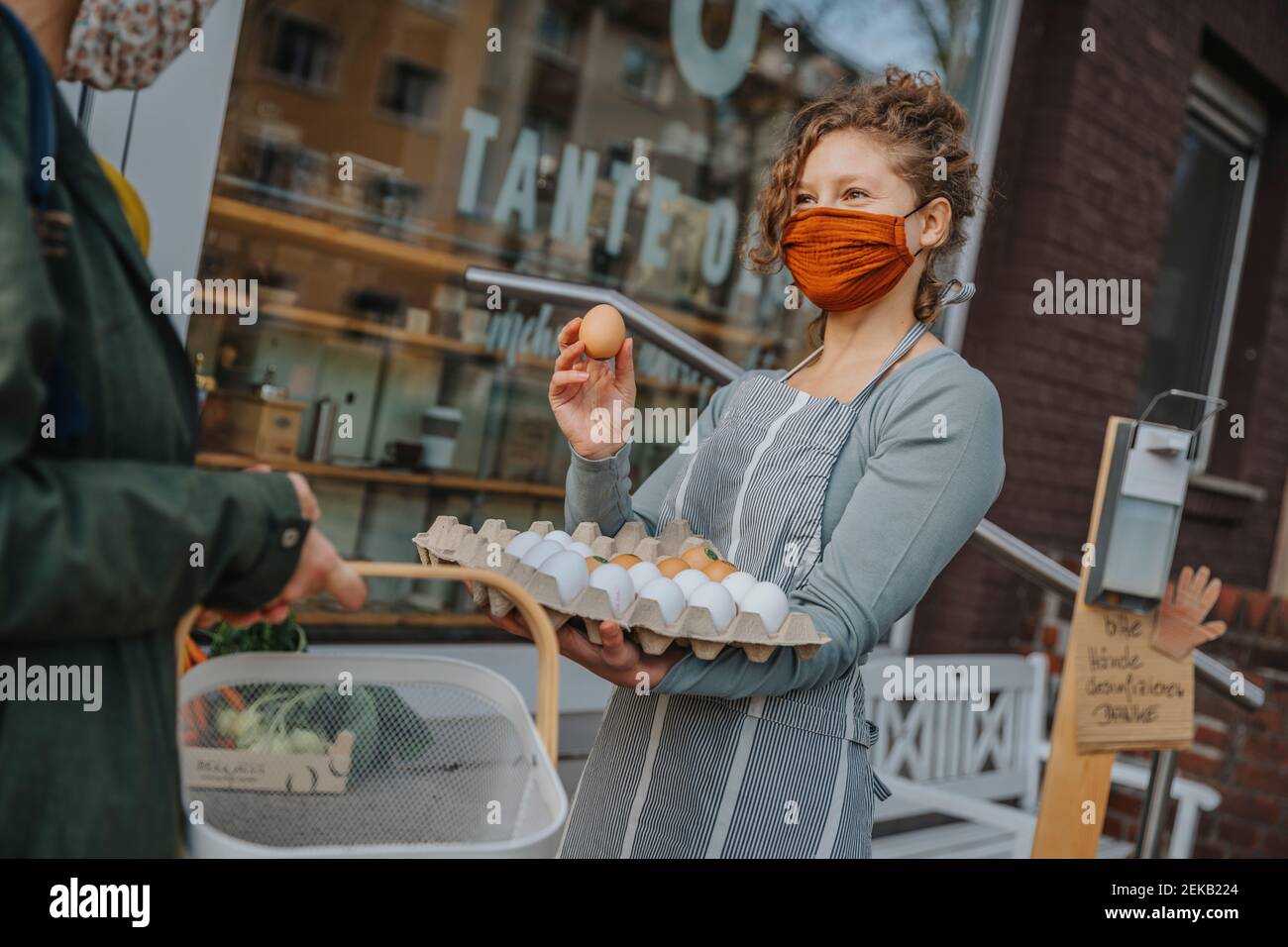 Eiermaske Stockfotos Und Bilder Kaufen Alamy