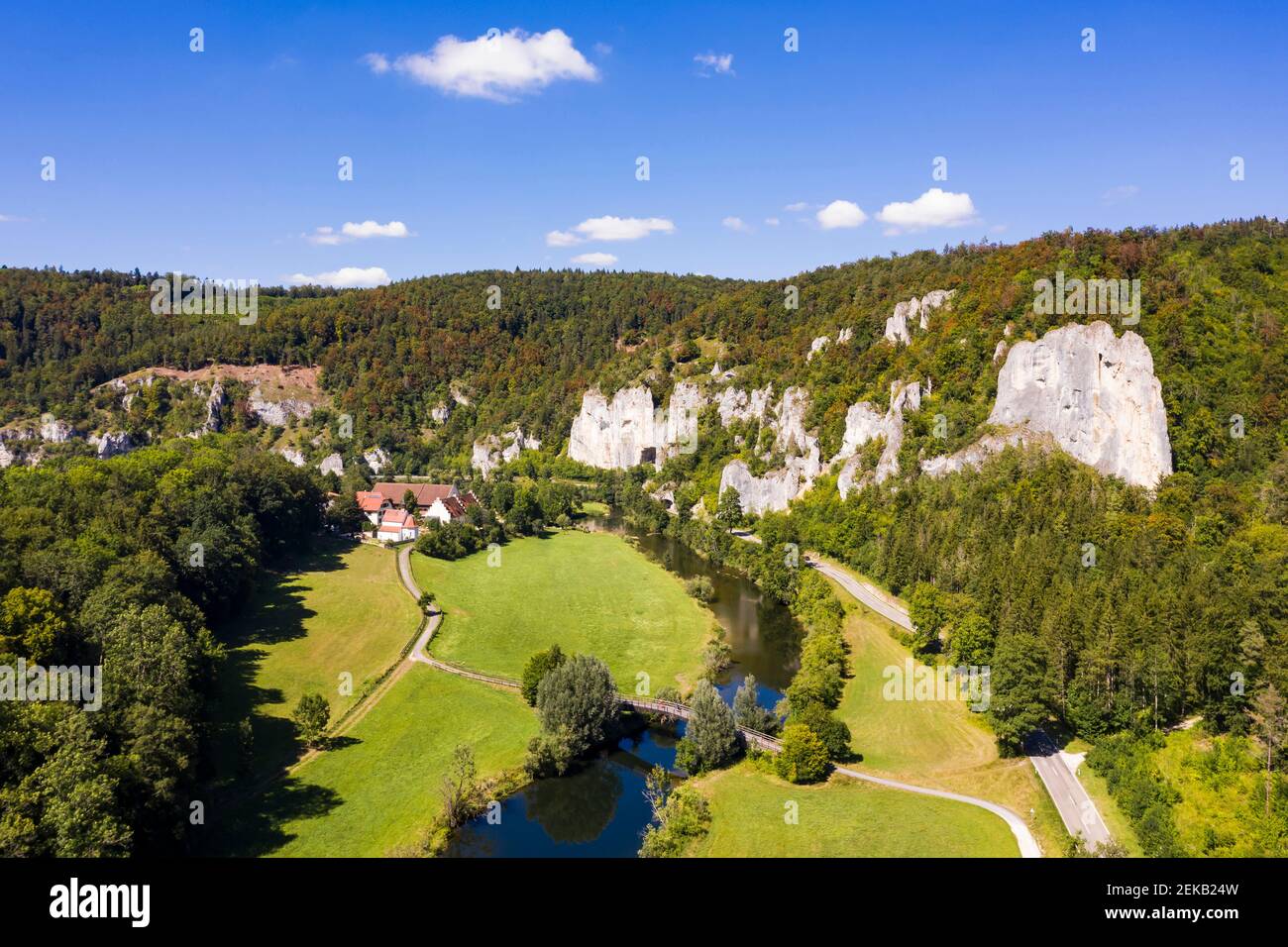 Deutschland, Baden Württemberg, Schwäbische Alb, Naturpark Obere Donau, Oberes Donautal, Luftbild Tal Stockfoto