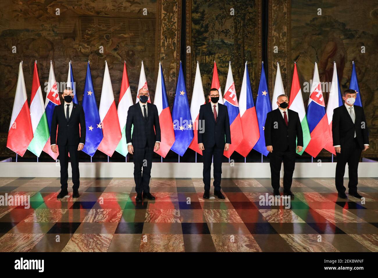 (L bis R) Slowakischer Premierminister Igor Matovic, Präsident des Europäischen Rates Charles Michel, polnischer Premierminister Mateusz Morawiecki, Ungarisch Stockfoto