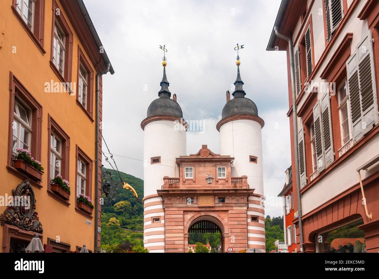 Deutschland, Baden-Württemberg, Heidelberg, Bruckentor der Karl-Theodor-Brücke Stockfoto