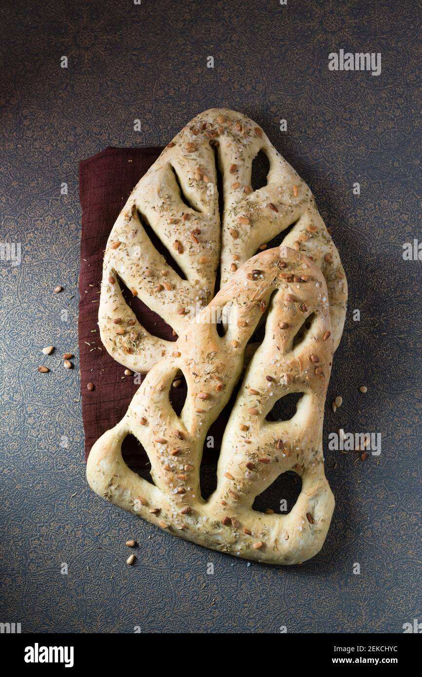 Fougasse mit Erdnuss, Salz und Rosmarin Stockfoto