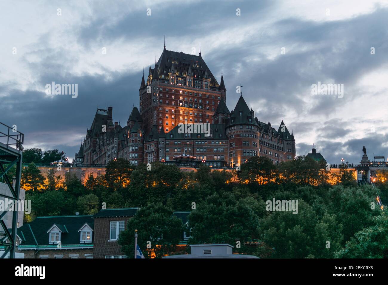 Ein Schloss auf dem Chateau Frontenac bei Sonnenuntergang Stockfoto