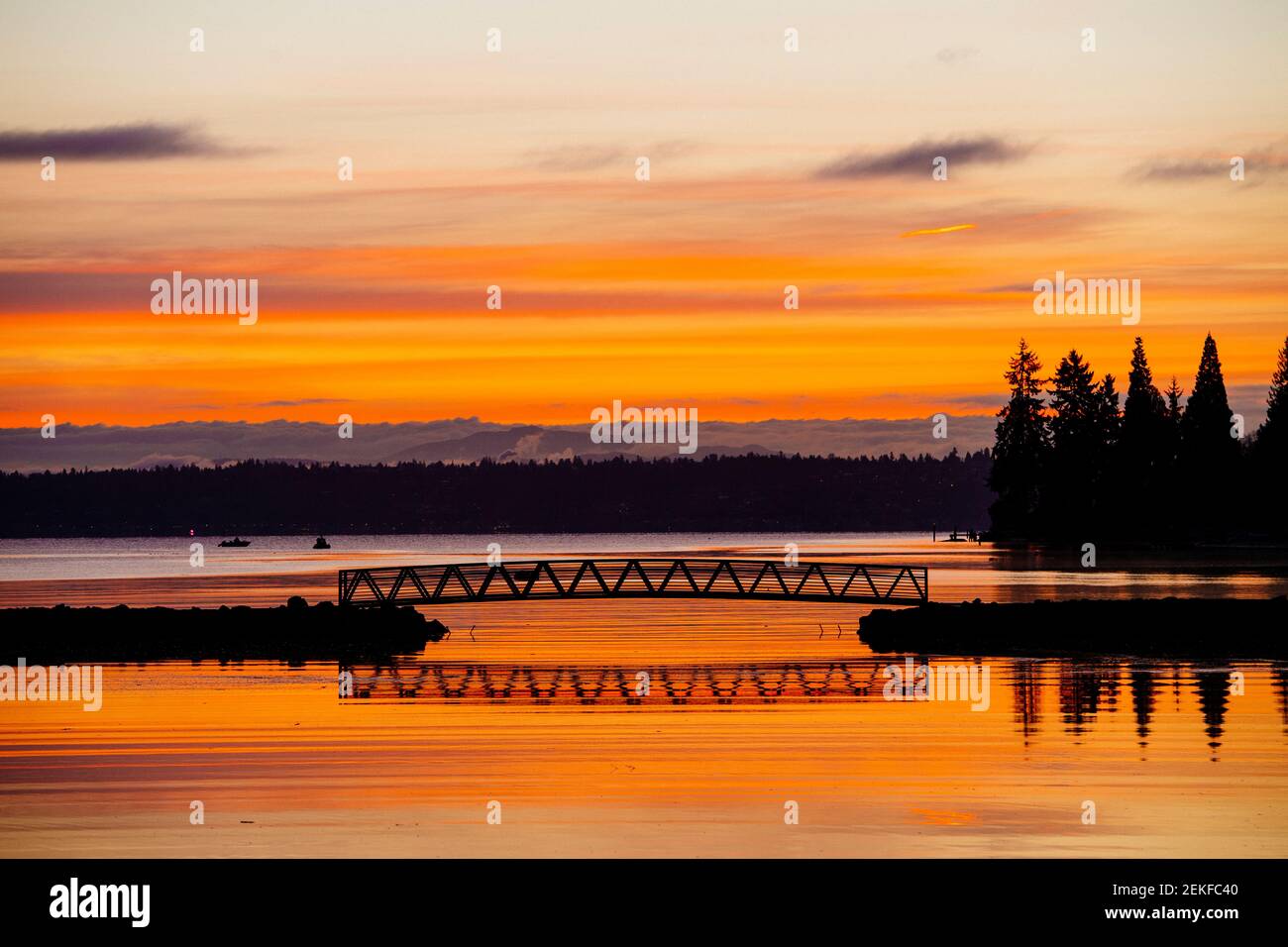 Port Blakely Brücke bei Sunrise, Bainbridge Island, Washington, USA Stockfoto