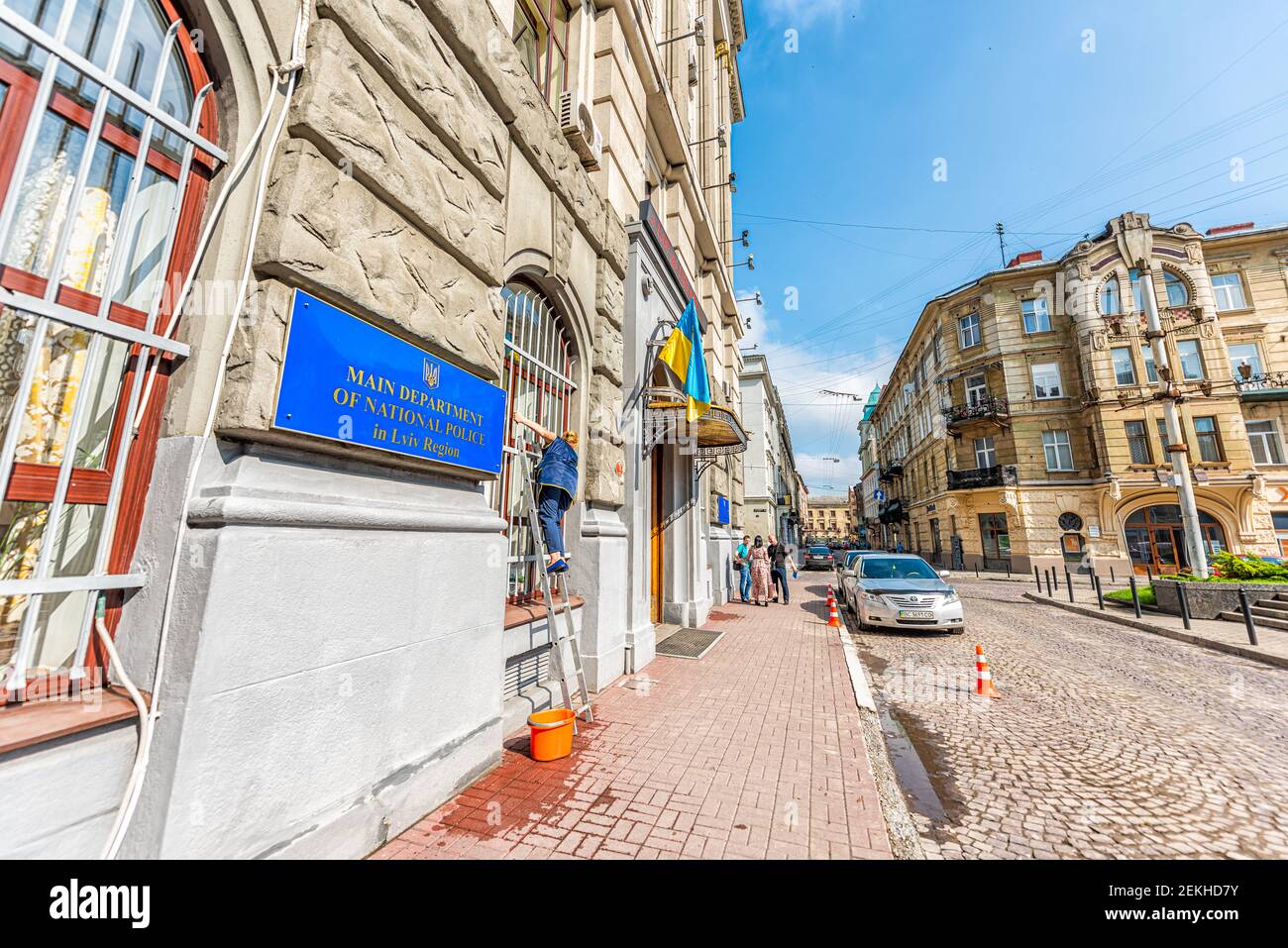 Lviv, Ukraine - 1. August 2018: Historische ukrainische Stadt Lvov Stadt Altstadt mit Generaldirektion der Nationalen Polizei auf Modesta Mentssyns'koho Straße Stockfoto