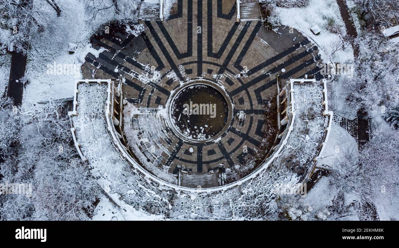 Breslau, Polen - März 31 2020 Luftdrohnenblick zur Pannier Bastion auf dem Partyzantów-Hügel im Winter Stockfoto