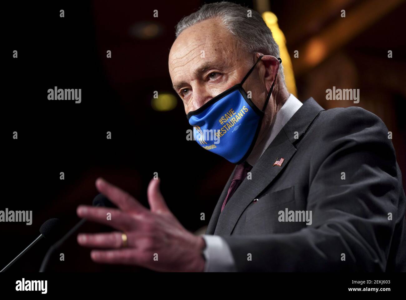 Washington DC, USA. Februar 2021, 23rd. Der Mehrheitsführer des Senats, Chuck Schumer, D-NY, spricht während einer Pressekonferenz zur COVID-19-Hilfe am Dienstag, den 23. Februar 2021 im US-Kapitol. Präsident Joe Bidens $1,9-Billionen-Konjunkturpaket ist für eine Abstimmung im Parlament im Laufe dieser Woche angesetzt. Foto von Leigh Vogel/UPI Credit: UPI/Alamy Live News Stockfoto