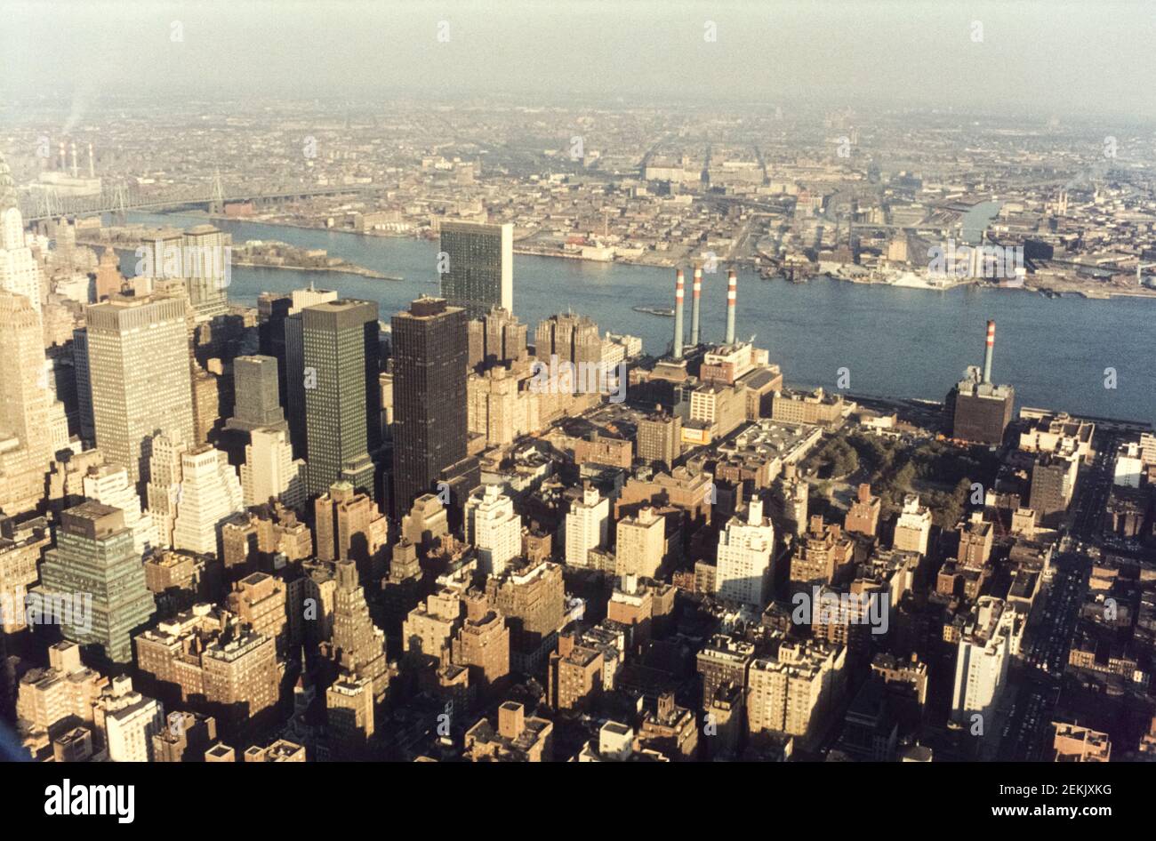 Blick vom Empire State Building auf Manhattan und den East River, New York City, NYC, USA, 1965 Stockfoto
