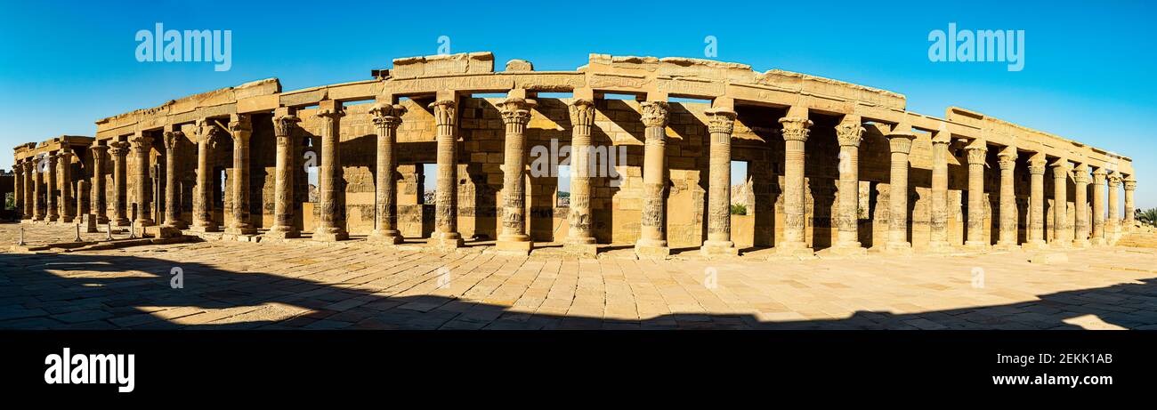 Äußerer Hof des Tempels von Isis, Philae, Ägypten Stockfoto