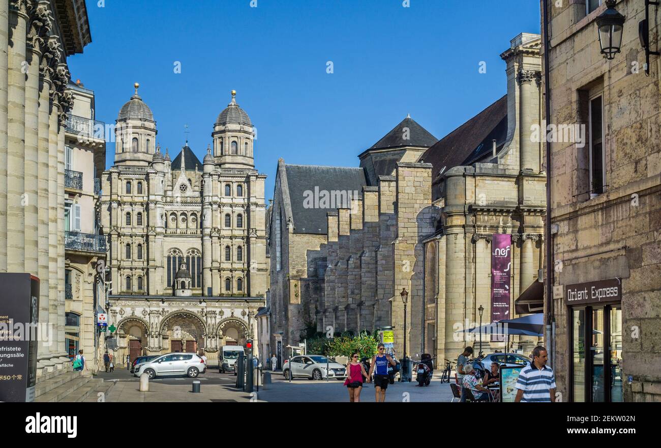 Monumentale gotisch-Renaissance-Fassade der Kirche St. Michael in Dijon, Burgund, Côte-d'Or, Bourgogne-France-Comté Region, Frankreich Stockfoto