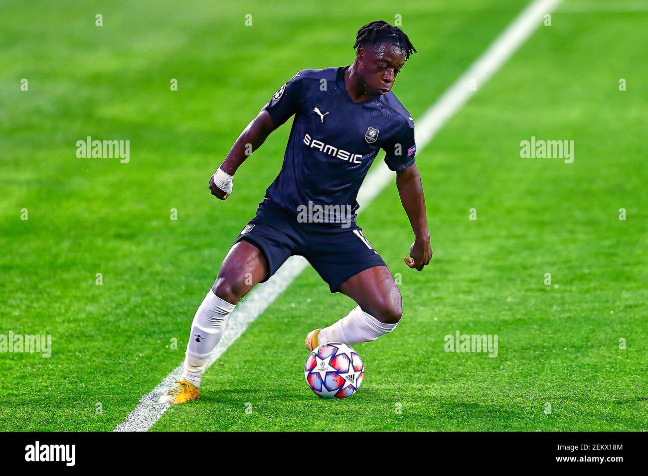 Jeremy Doku von Rennes während des Champions-League-Spiels spielte die Gruppe E zwischen Sevilla FC und Stade Rennais am 28. Oktober 2020 im Sanchez Pizjuan Stadium in Sevilla, Spanien. (Foto von Antonio Pozo/PRESSINPHOTO) Stockfoto