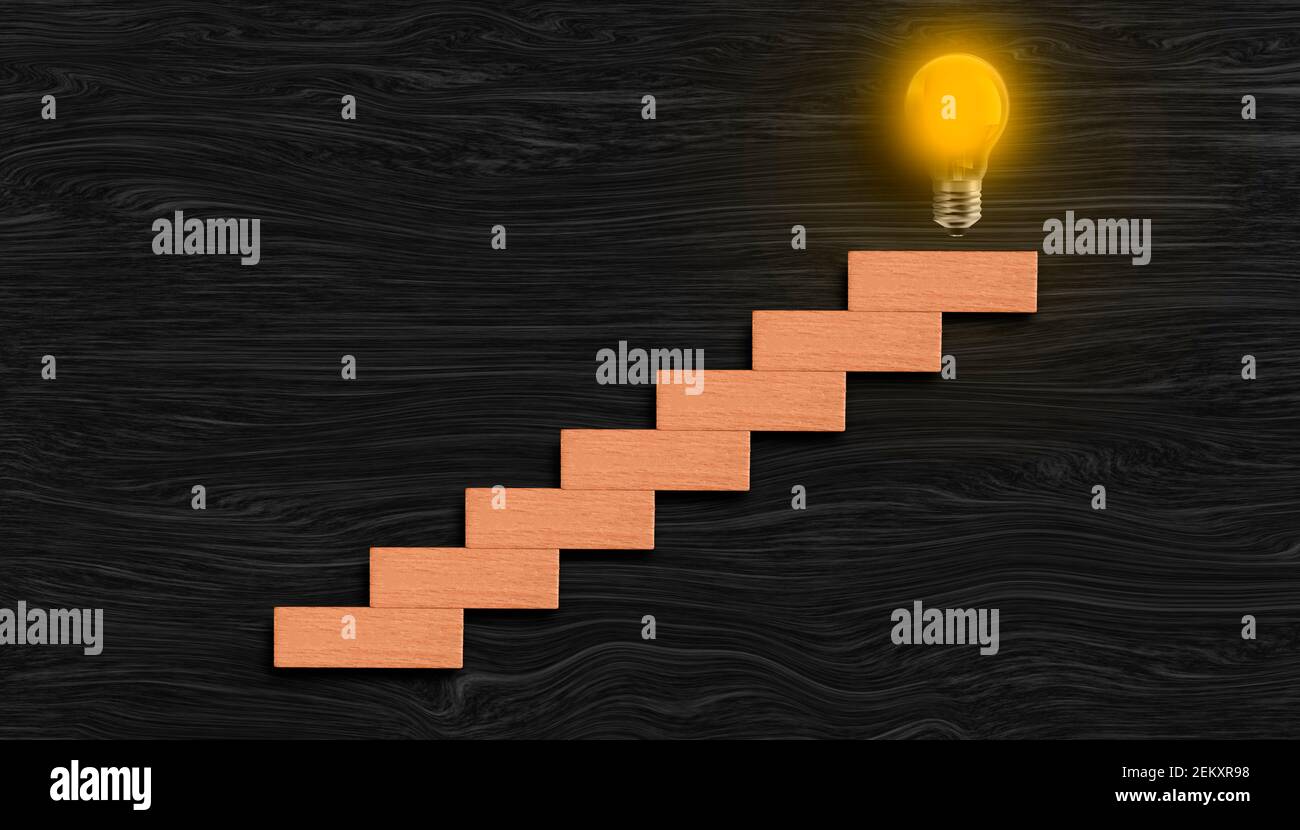 Aufsteigende Grafik-Diagramm mit Glühbirne leuchtet auf der Treppe, Erfolg Prozess Konzept, Zielerreichung. Stockfoto