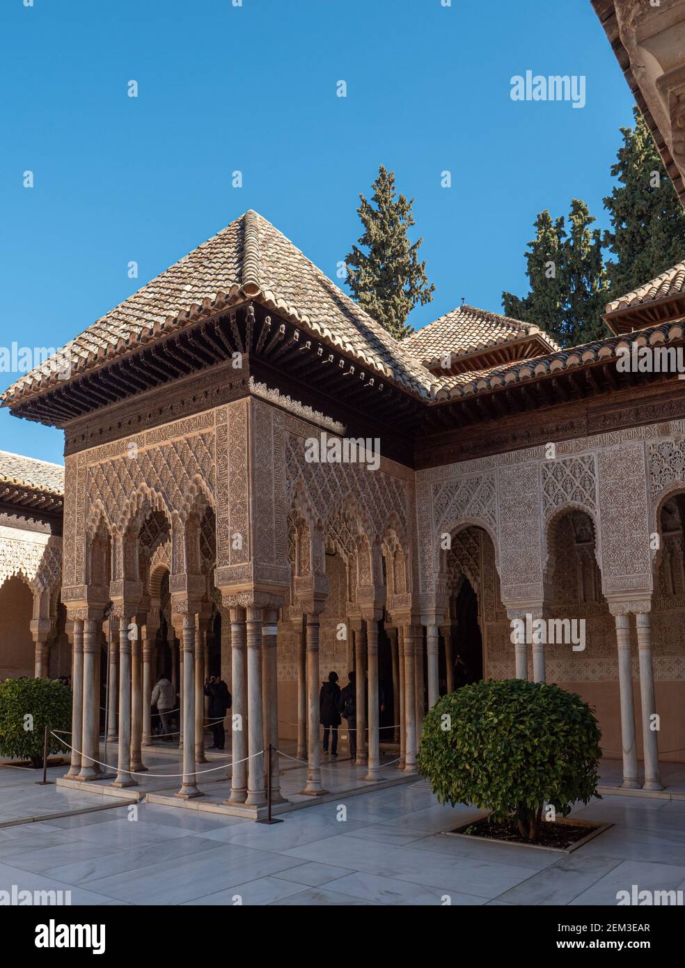 Der Löwenhof an der Alhambra, Granada, Spanien. Stockfoto