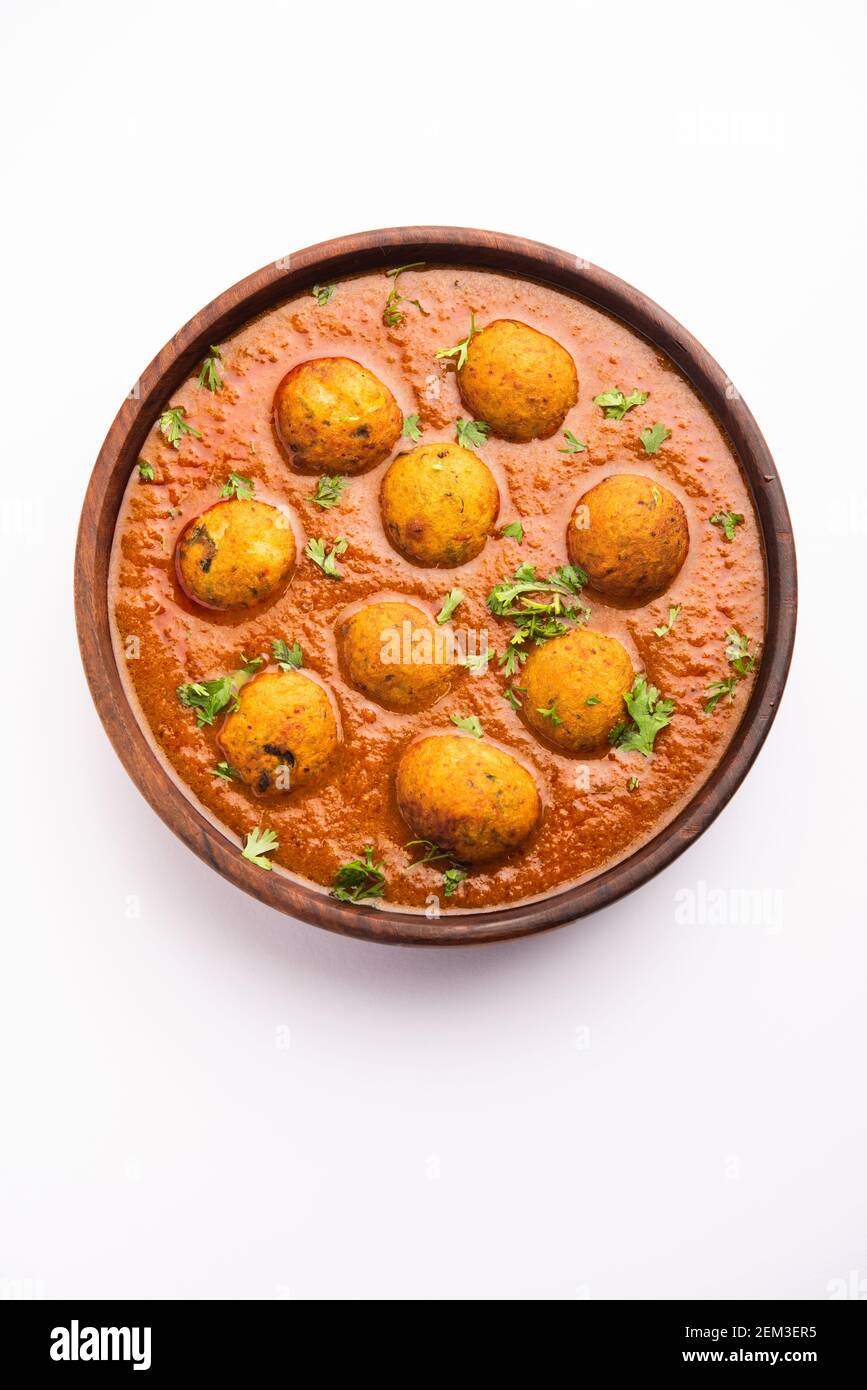 Malai Kofta Curry ist eine indische Küche Gericht mit Kartoffel-Hütte Käse gebratene Kugeln in Zwiebeltomate Soße mit Gewürzen Stockfoto