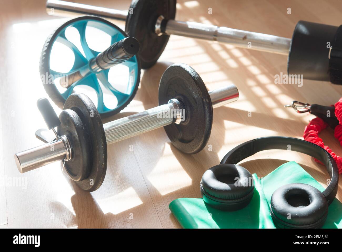 Gewichte und mehr Zubehör für Fitness-Home Stockfoto