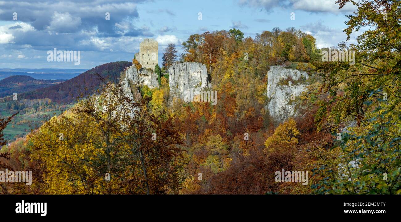 Schloss Reussenstein im Herbst, Deutschland, Baden-Württemberg, Schwäbische Alb, Neidlingen Stockfoto