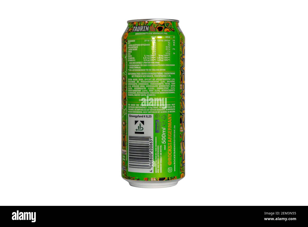 Green Rockstar Energy Drink Dose mit Machu Peachu Saftgeschmack Geschmack auf sauberen weißen Hintergrund isoliert Stockfoto