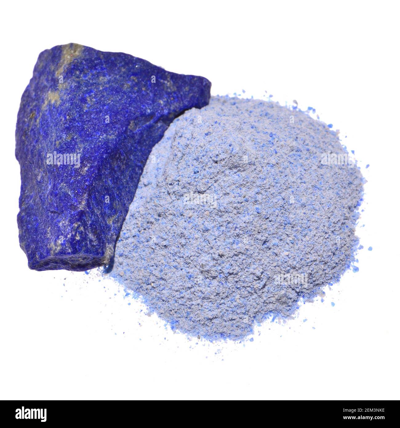 Lapis Lazuli, gemahlen zu einem Pulver, um das Pigment Ultramarin zu schaffen Stockfoto