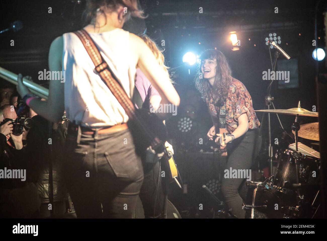 The Big Moon spielt live auf der Bühne des Komedia am 3. Tag des Great Escape Festivals in Brighton, England Stockfoto