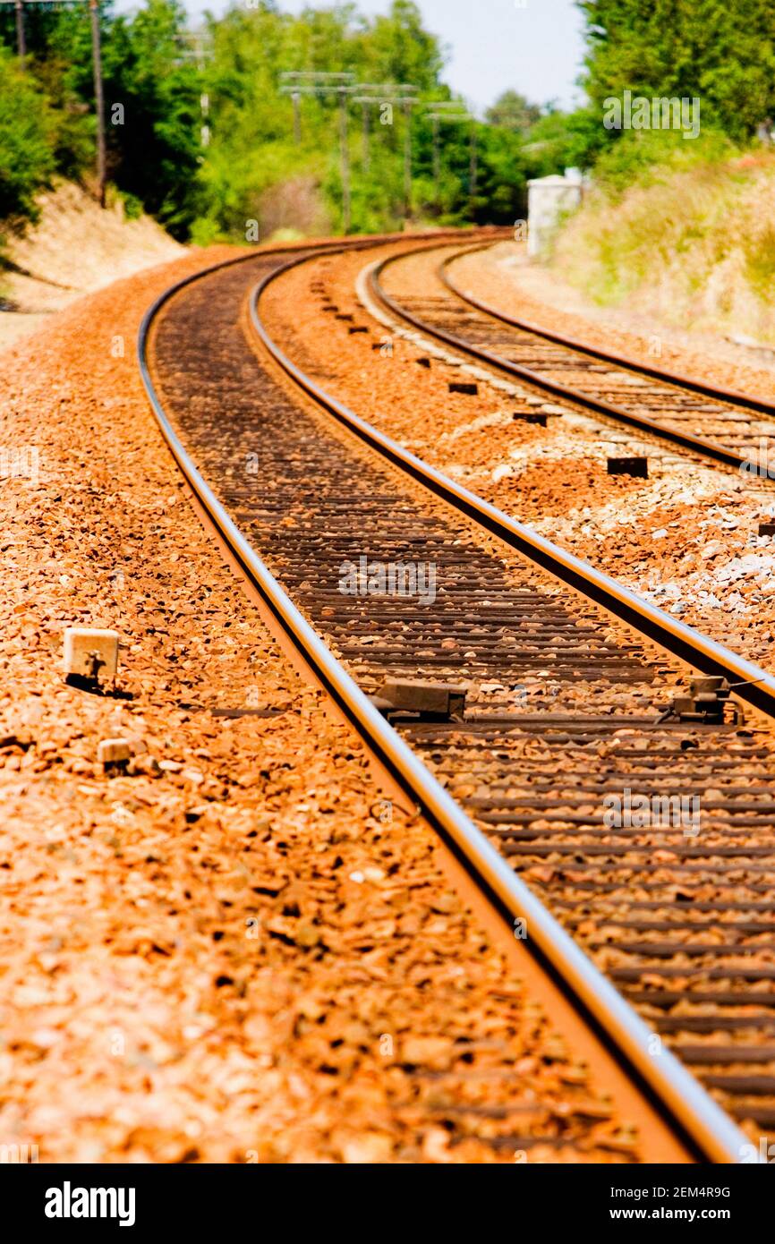 Bahngleis durch eine Landschaft Stockfoto