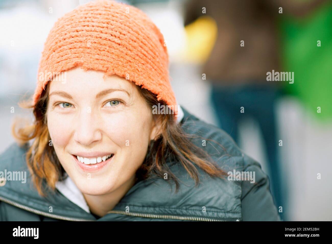 Porträt einer jungen Frau, Lächeln Stockfoto