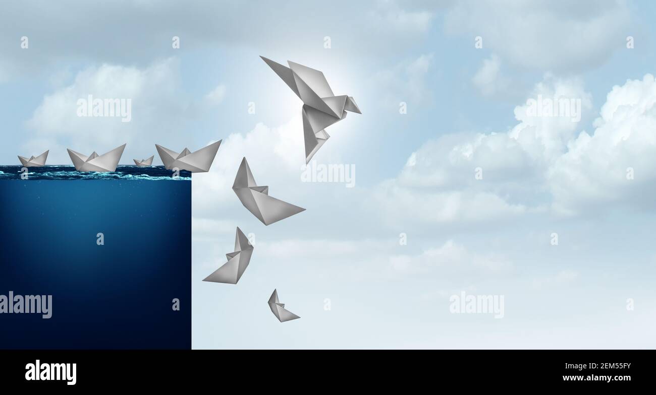 Kreative Lösungen und Business Innovation Lösungskonzept der innovativen Idee als Papierboot in einen Vogel vom Risiko entfernt verwandelt. Stockfoto