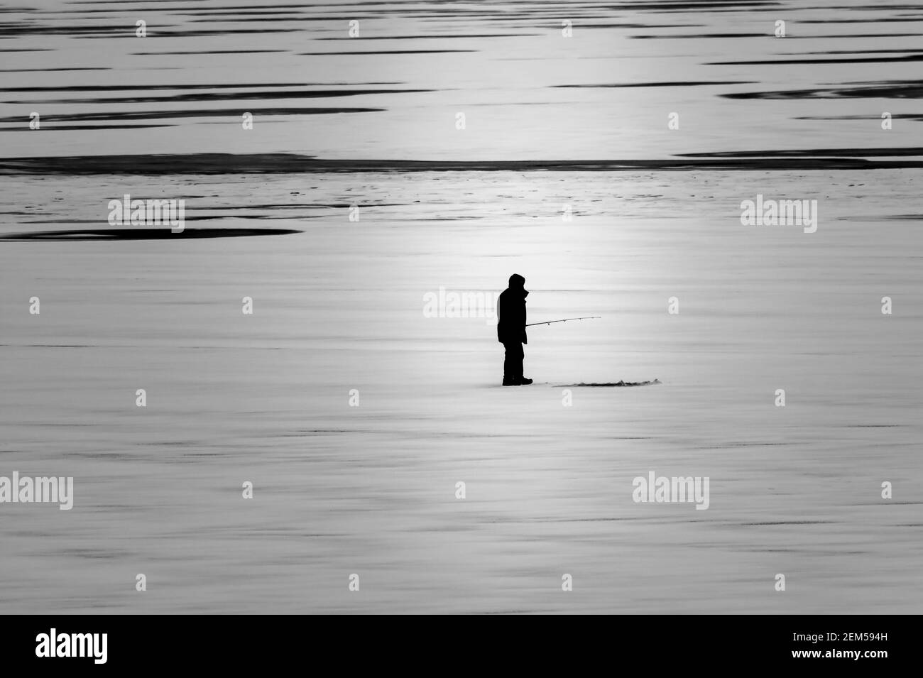 Ice Fishing Hole Stockfotos Und Bilder Kaufen Alamy
