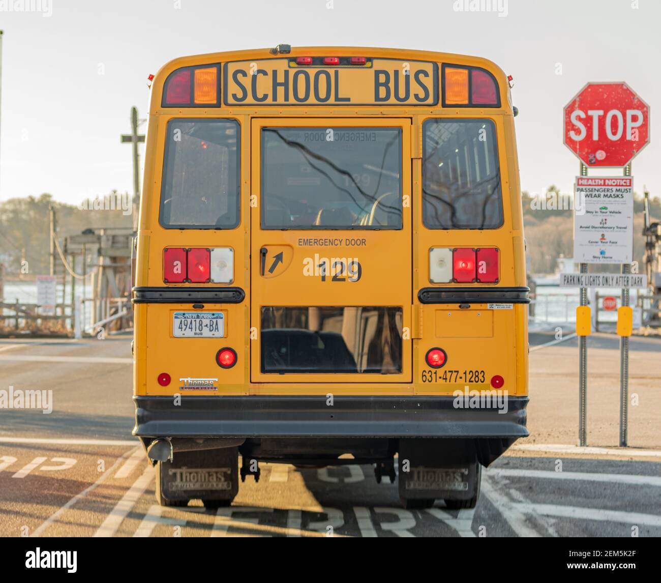 Bild von der Rückseite eines Schulbusses Stockfoto