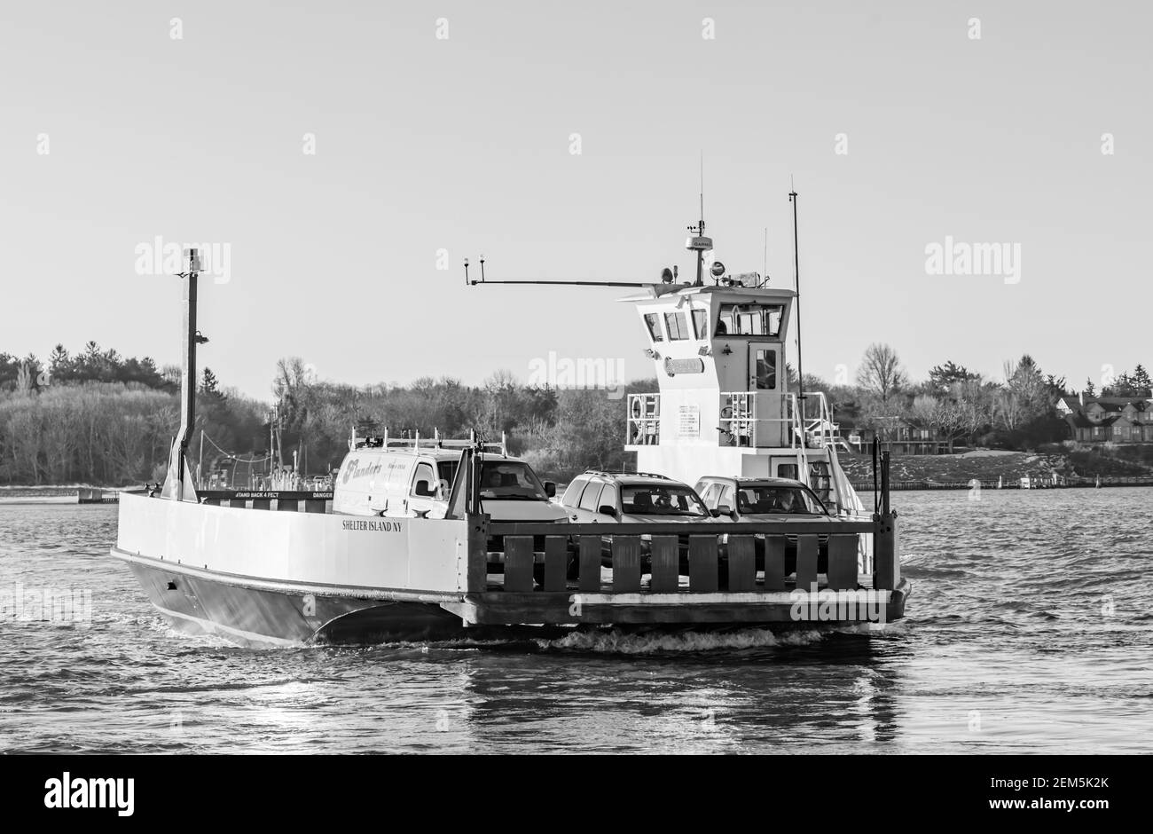 Schwarz-Weiß-Bild der Shelter Island Ferry Stockfoto