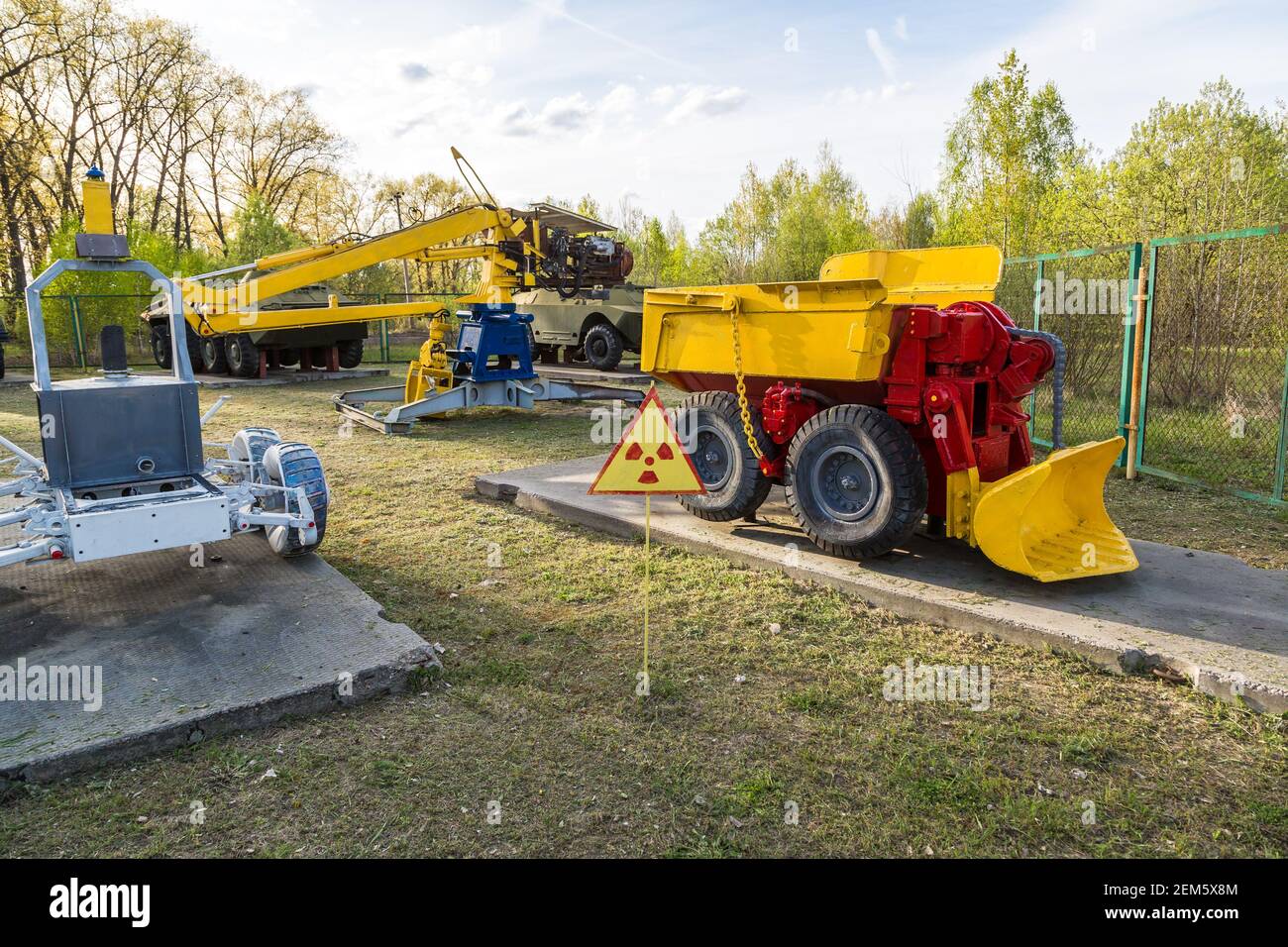 Der Friedhof der Roboter arbeitete im Reaktor in Tschernobyl Kernkraftwerk,  Ukraine in einem Sommertag Stockfotografie - Alamy